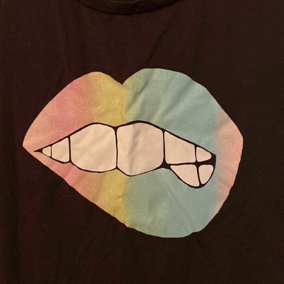 Chaser super soft rainbow glitter lips T-shirt. T104 - Picture 2 of 6